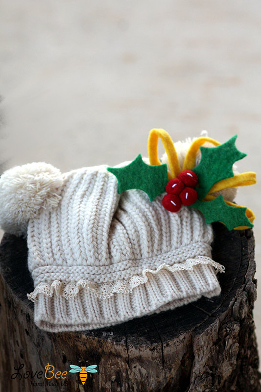 Kids Hat -Beanie Hat, Christmas hat, Ivory Hat, Cotton lace, Knitted hat, mistletoe, Red Berries, Felt Hat, Wool,