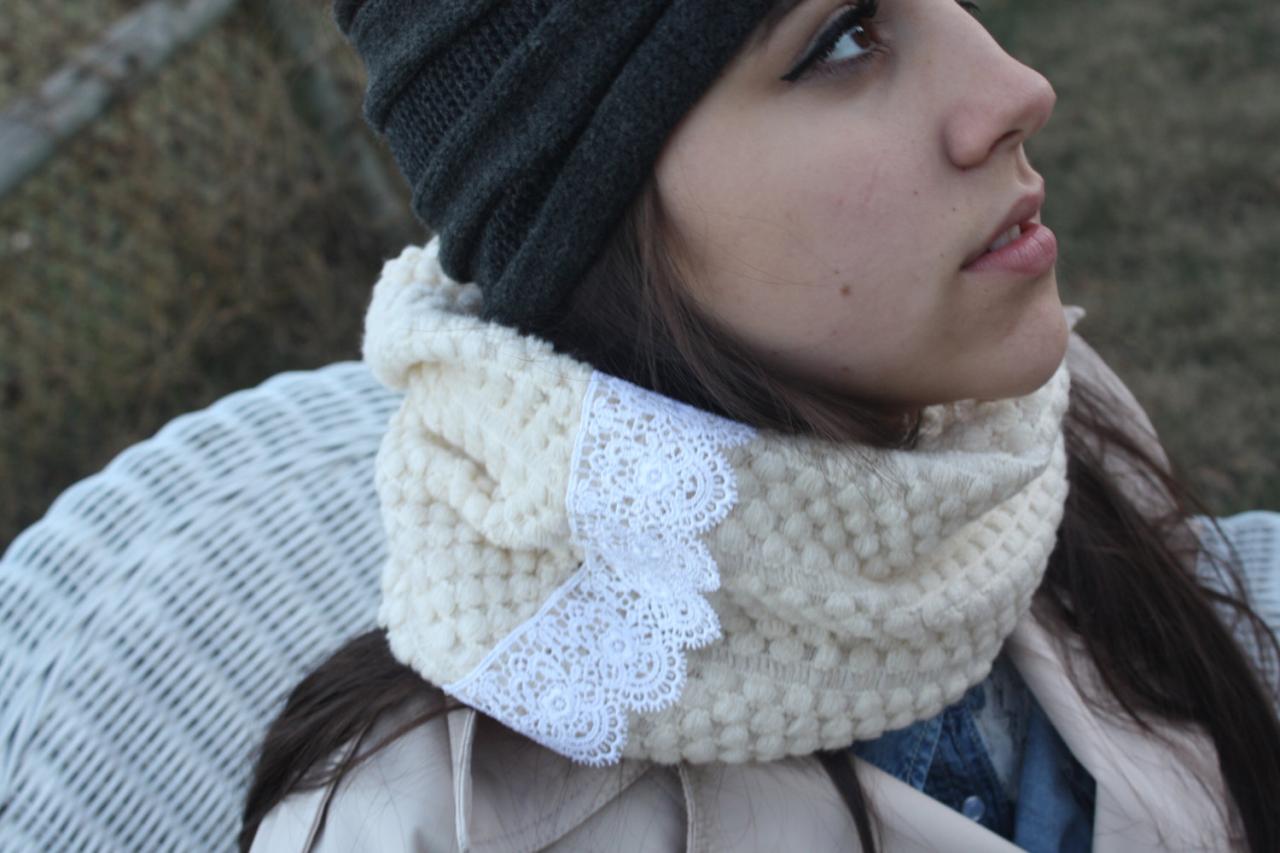 Ivory Scarf- Christmas , Knit Scarf,White Lace scarf, Infinity Scarf, Cozy, Ring scarf, Neck warmer